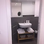 Cosyhomesuite Bed & Breakfast 4*